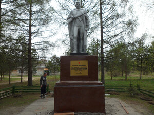 Воинам-землякам, погибшим в Великой Отечественной войне 1941-1945 гг. (Костромская область, Макарьевский район, деревня Якимово), памятник, мемориал в Костромской области