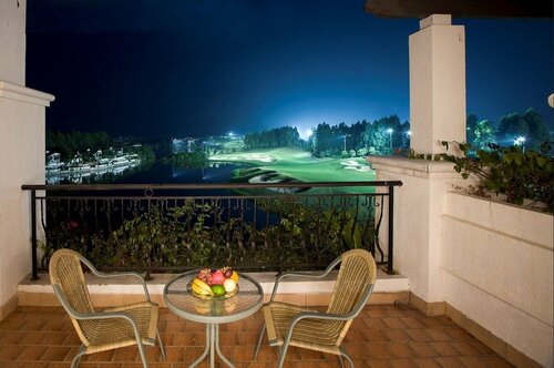 Гостиница Country Garden Phoenix Hotel - Changshou