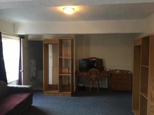 Фото The George Inn