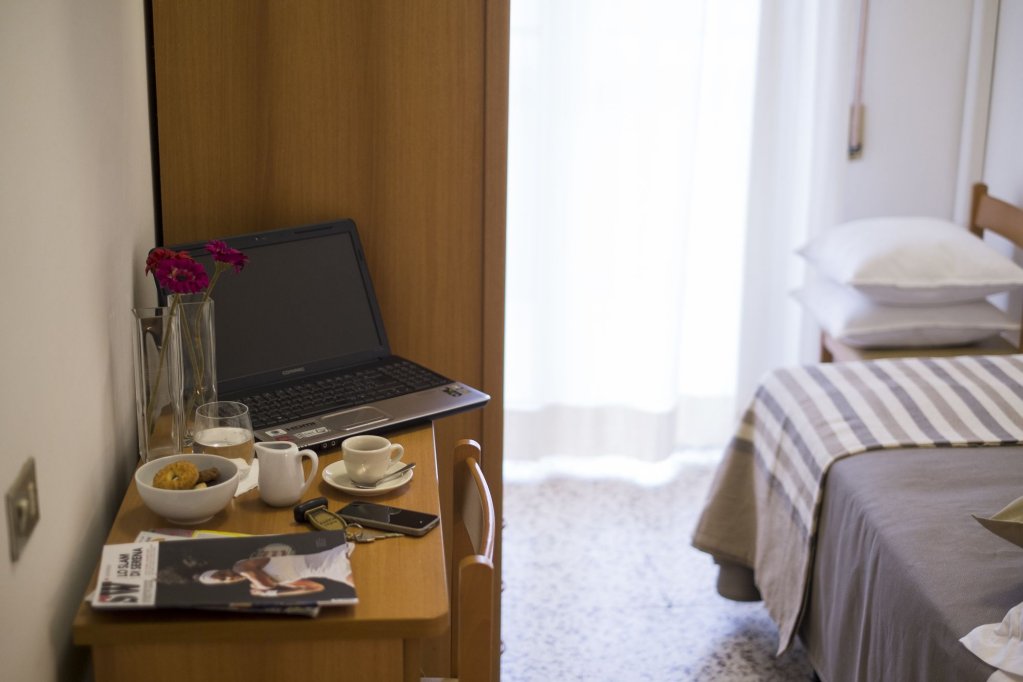 Фото Hotel Mamy
