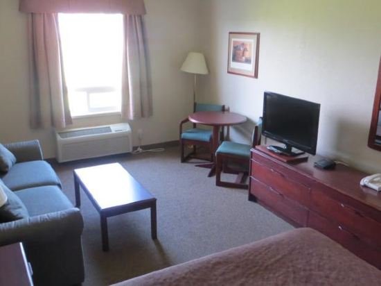 Фото Super 8 by Wyndham Portage La Prairie MB