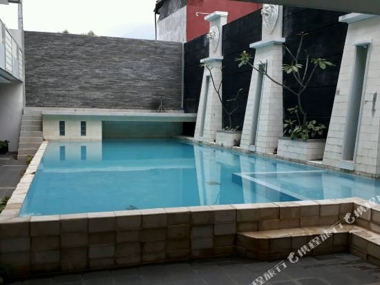 Фото De Wahyu Hotel