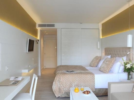Фото Hotel Illa D'Or