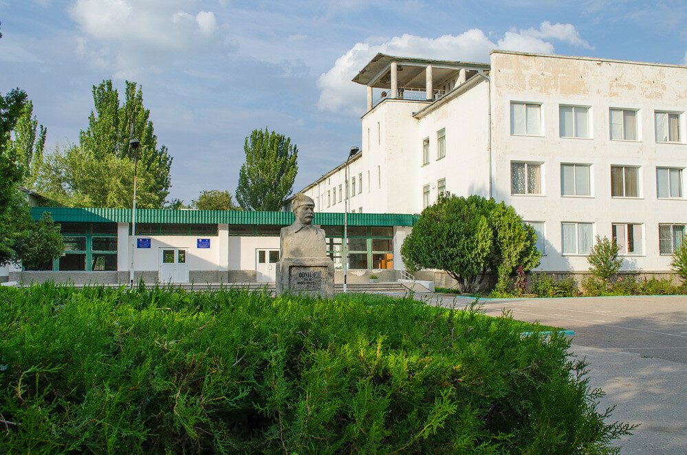 School Средняя общеобразовательная школа № 2 имени М. В. Фрунзе, Krasnoperekopsk, photo