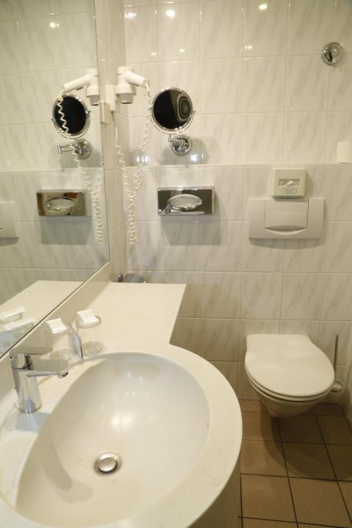 Фото Continental Hotel-Pension