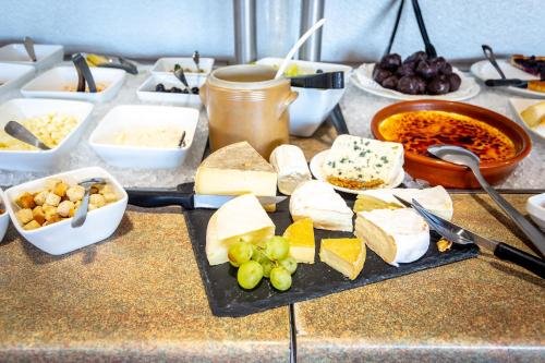 Фото Adams Hotel