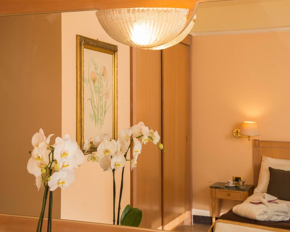 Фото Shg Hotel De La Ville