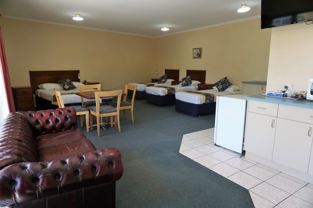 Фото Jacksons Motor Inn