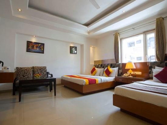 Фото Hotel Krishna Deluxe