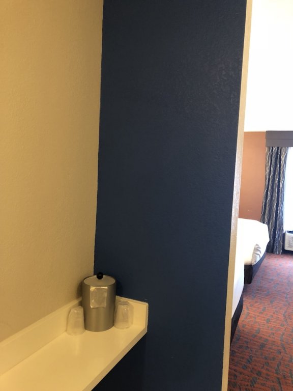 Фото Holiday Inn Express Metropolis, an Ihg Hotel