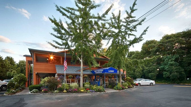 Гостиница SureStay Plus by Best Western Woodbury Inn