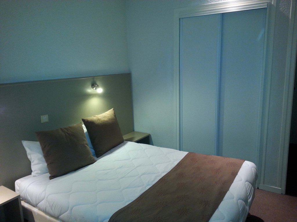 Фото Adonis Lourdes - Notre Dame de la Sarte