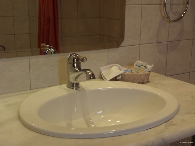 Фото Mont Helmos Hotel