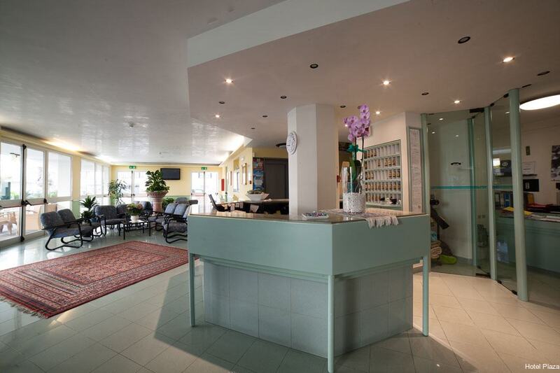 Фото Hotel Plaza