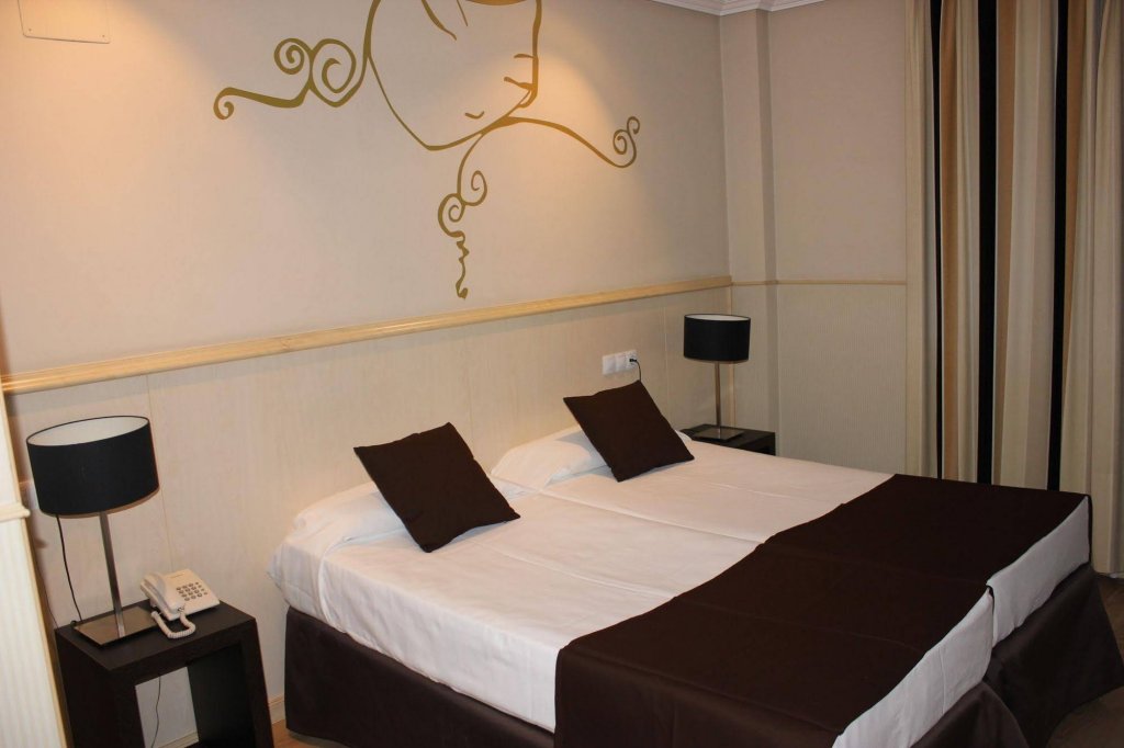 Фото Hotel Suites Feria de Madrid