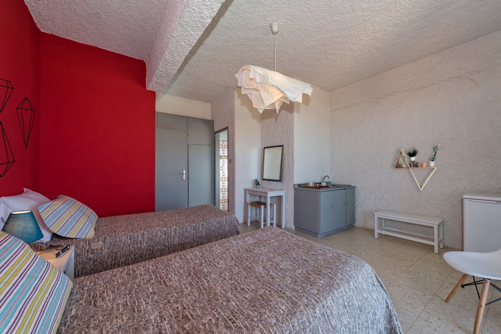 Фото The Bongos - Socially Conscious Rooms, Part of the room rate goes to charity