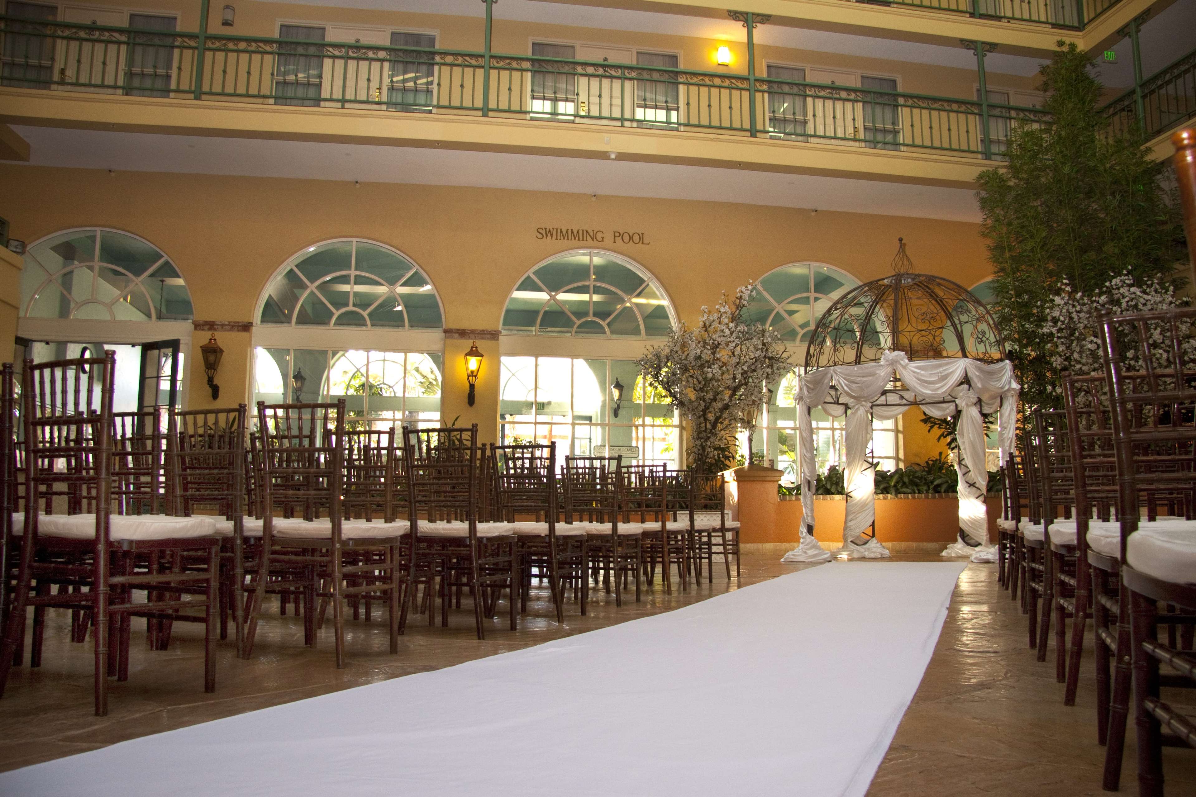 Фото Embassy Suites by Hilton Los Angeles Lax South/El Segundo