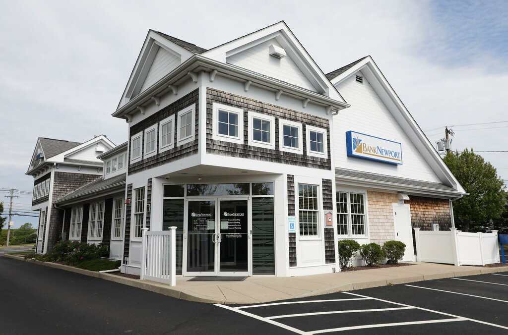 ATM BankNewport, State of Rhode Island and Providence Plantations, photo