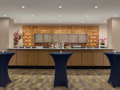 Гостиница DoubleTree by Hilton Fort Lee - George Washington Bridge в Форт Ли