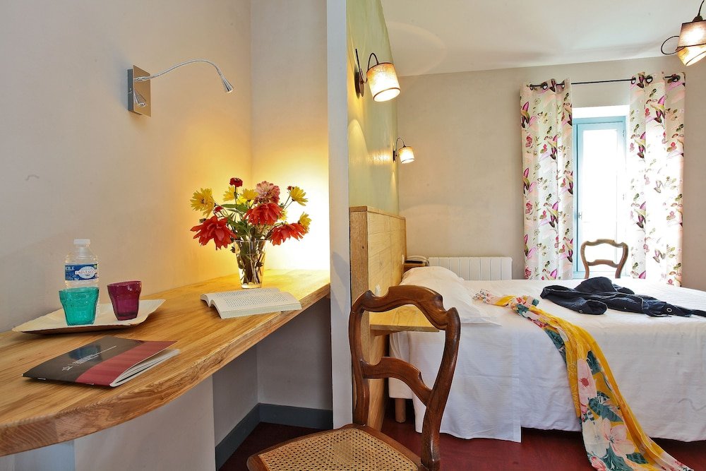 Фото Hôtel Le Quatorze