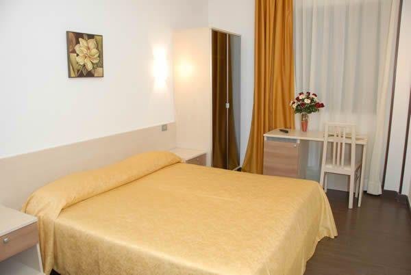 Фото His Majesty's Hotel and Apartments