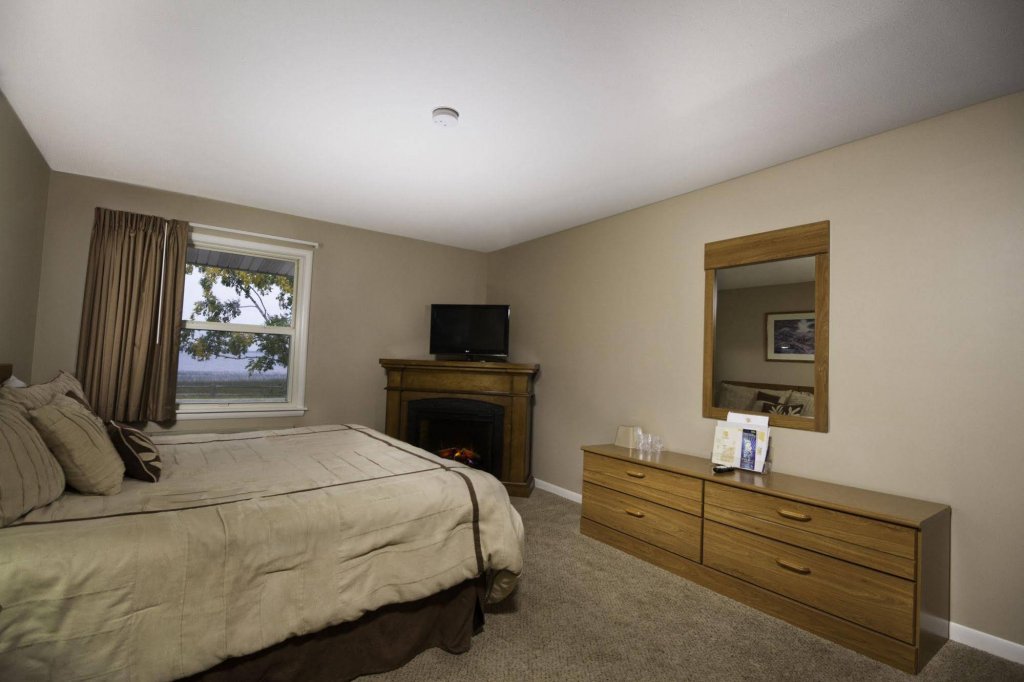 Фото Terrace Bay Hotel