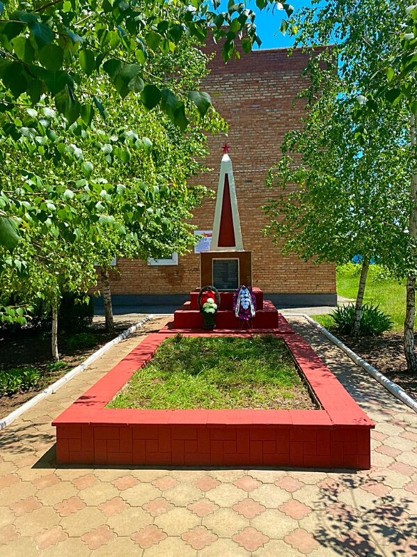Monumento, memorial Братская могила, павших в Великую Отечественную Войну, , foto