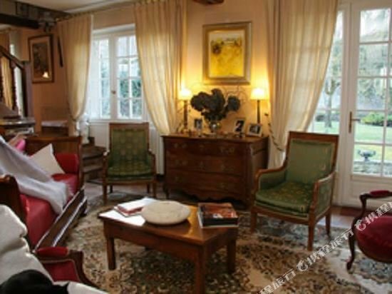 Гостиница Chambre d'hotes Le Clos de Provins в Провене
