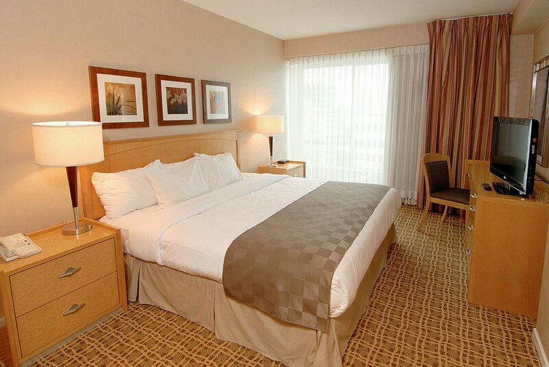 Гостиница Landis Hotel and Suites в Ванкувере
