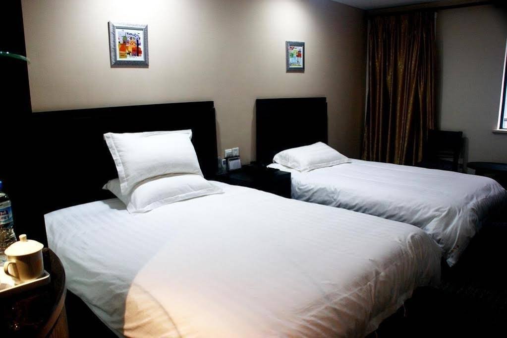 Фото Jitai Hotel Shanghai Railway Station South Square