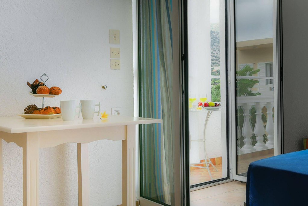 Фото Ibiscus Hotel Malia