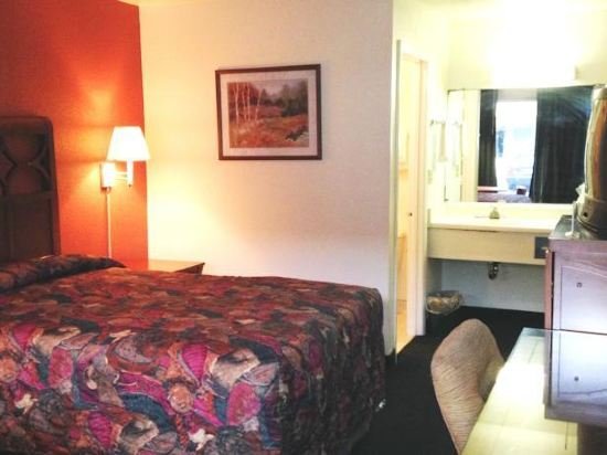 Фото Masters Inn Columbia I-26