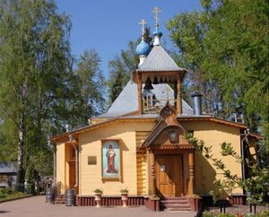 Qora erkaklar erlari uxlayotganlarida xotinlarini sikishadi (uy qurilishi)