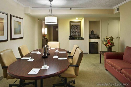 Гостиница Embassy Suites Secaucus Meadowlands Hotel в Секаукусе