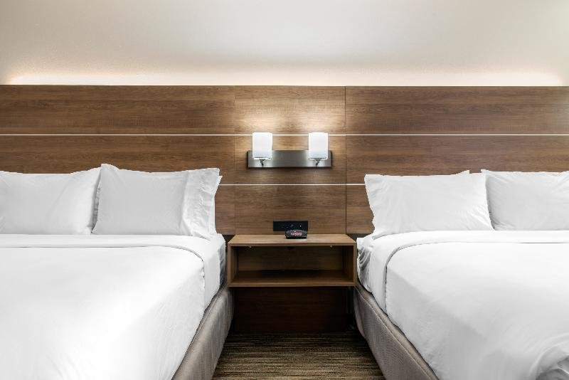Фото Holiday Inn Express Hotel & Suites Harrison, an Ihg Hotel