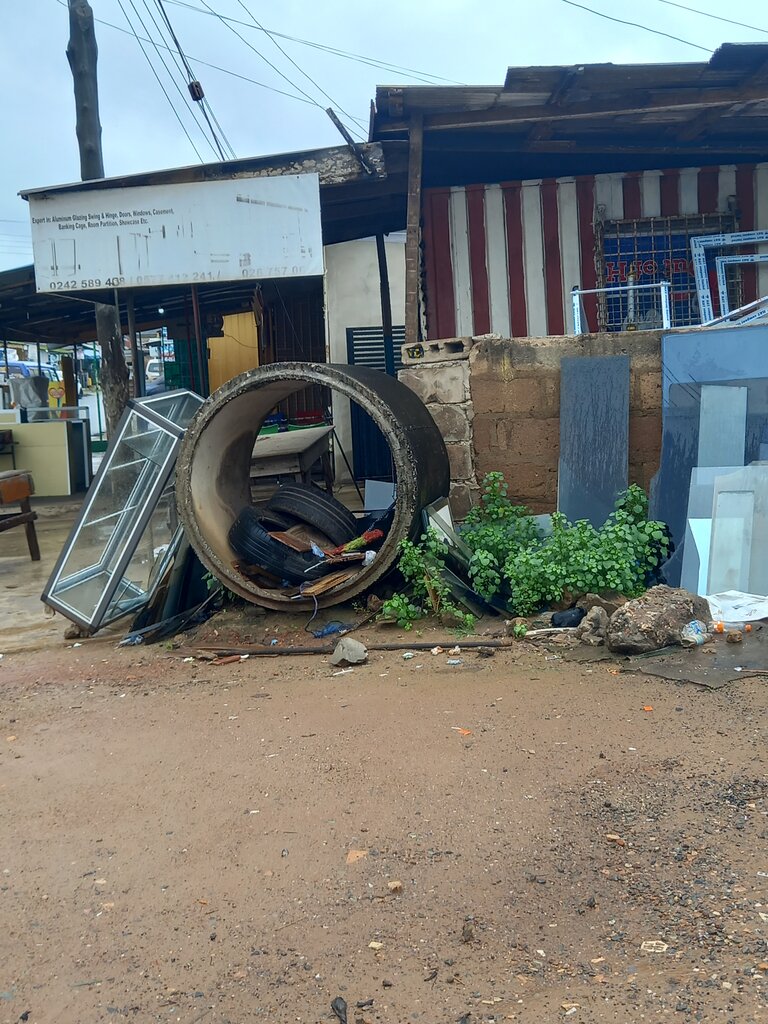 Metal furniture Kingsley Construction Works, Accra, photo