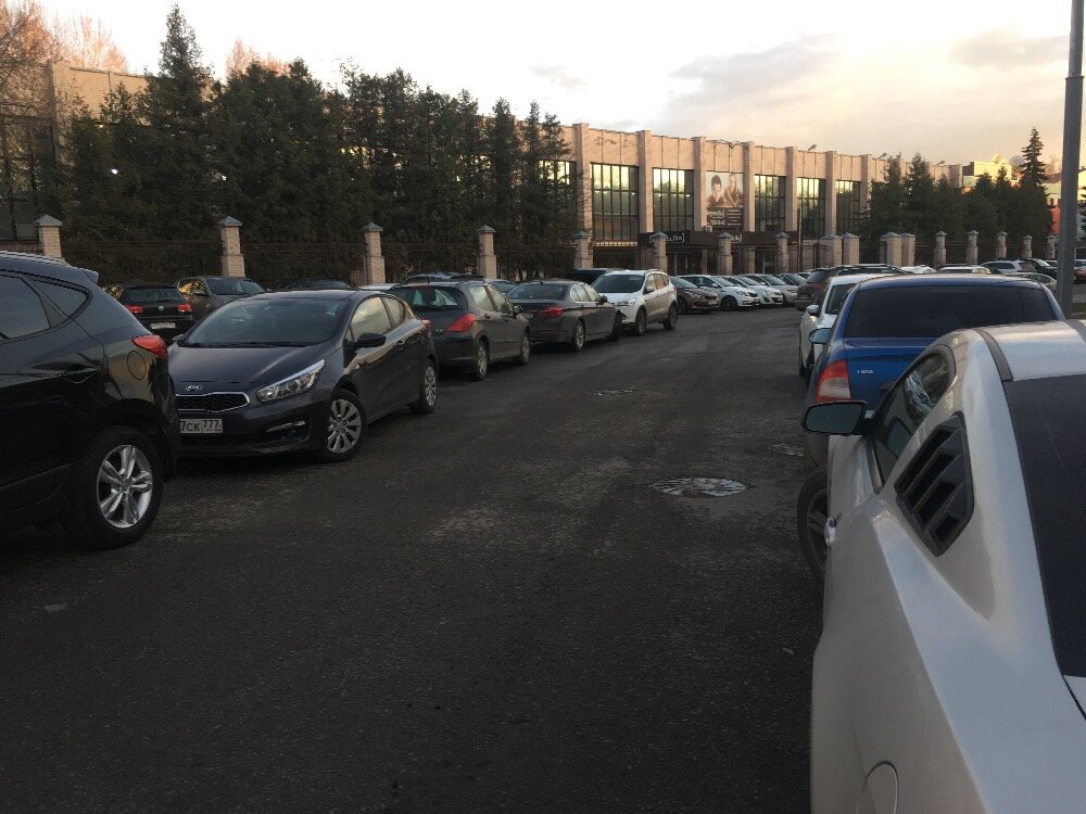 Parking lot Parkovka pri fitnes-klube Respublika, Moscow, photo