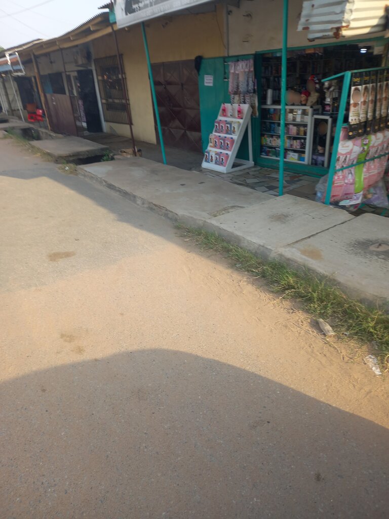 Hotel Salvador Express, Accra, photo