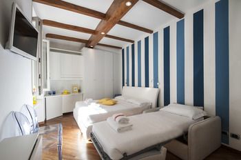 Фото At Home Heart of Milan - Manzoni