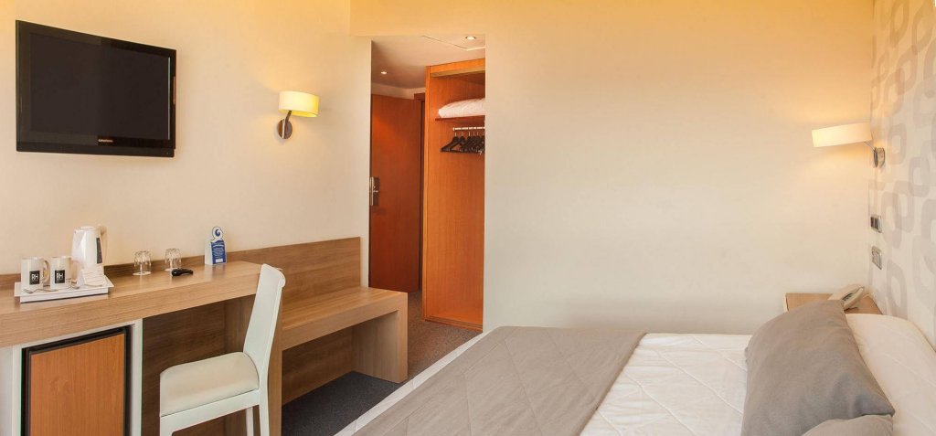 Фото Hotel Rh Corona del Mar