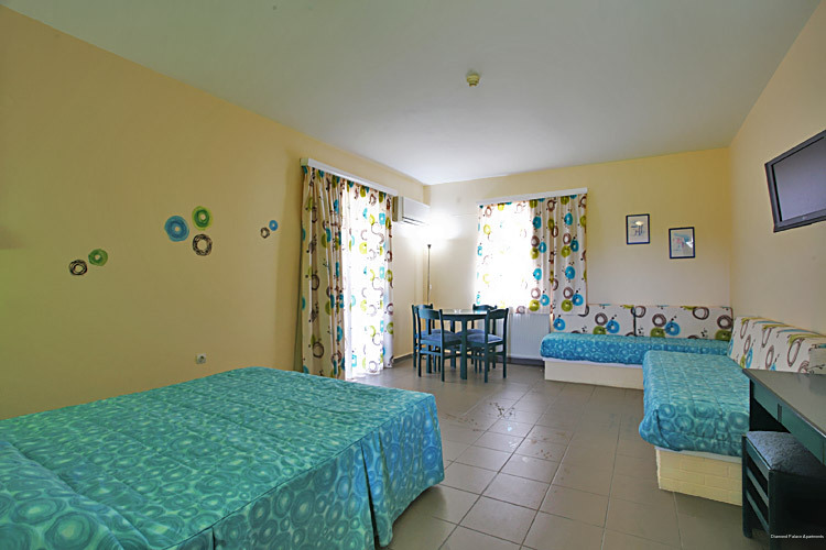 Фото Diamond Palace Apartments