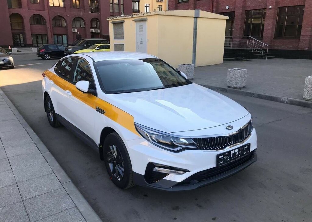 Hyundai Solaris 2018 оклейка такси