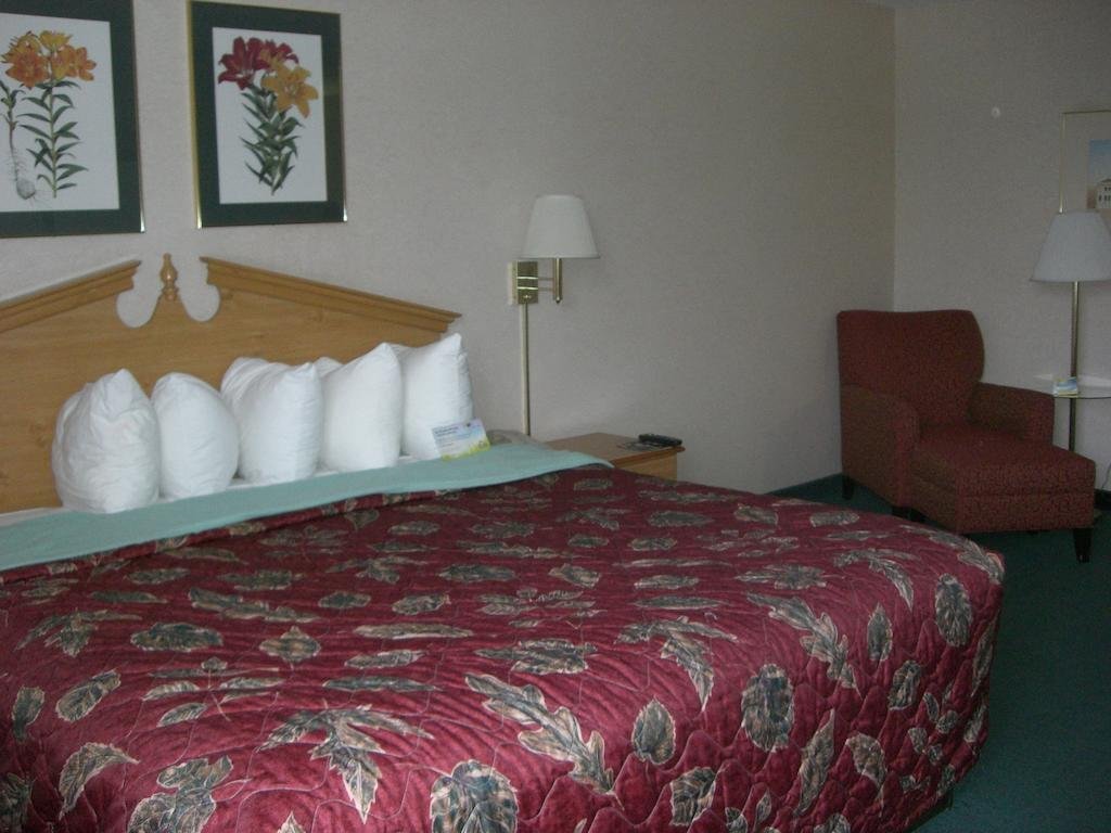 Фото Holiday Inn Express Minneapolis West Plymouth, an Ihg Hotel