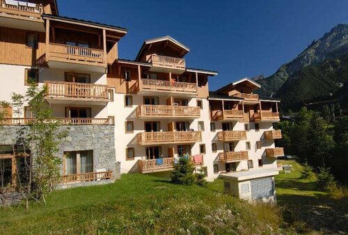 Гостиница Hôtel Le Grand-Bec в Альбервиле