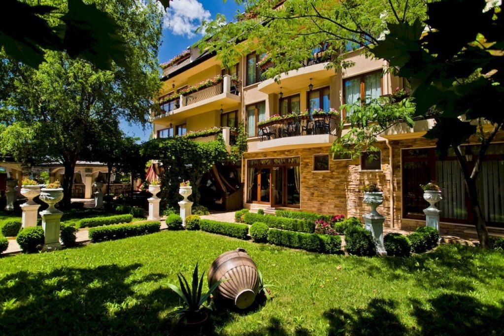 Фото отеля 1