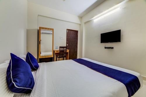 Фото Oyo 24039 SilverKey PadmaSri Gachibowli