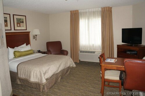 Гостиница Candlewood Suites Virginia Beach Town Center, an Ihg Hotel в Вирджиния-Бич