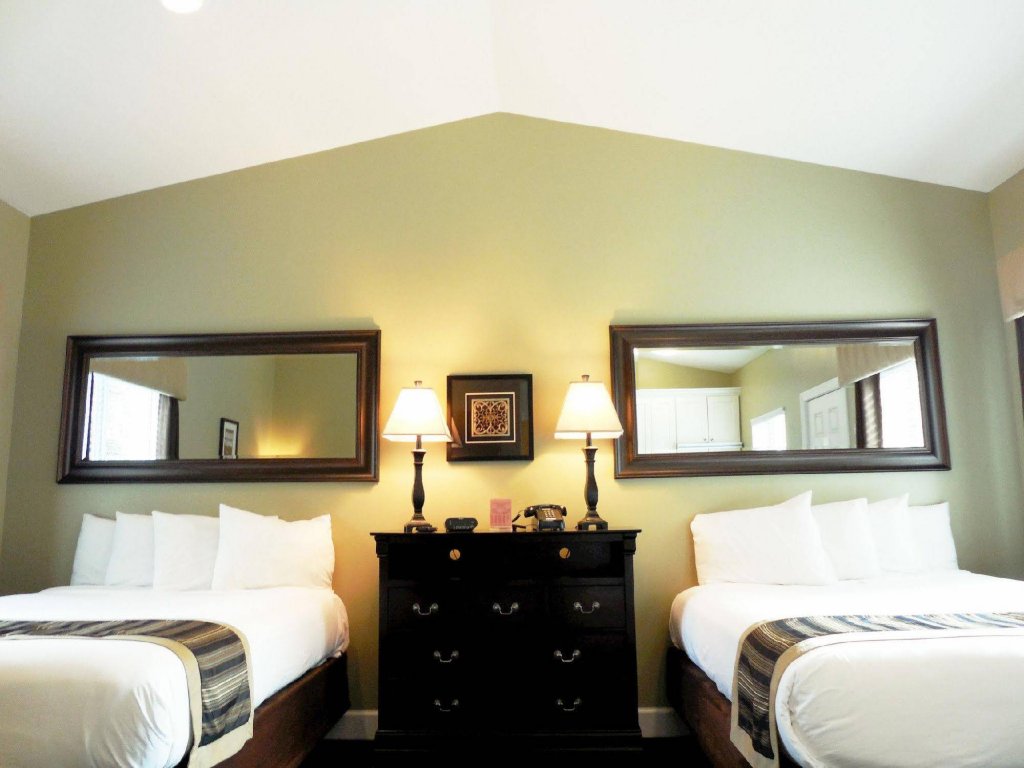 Фото Monterey Peninsula Inn