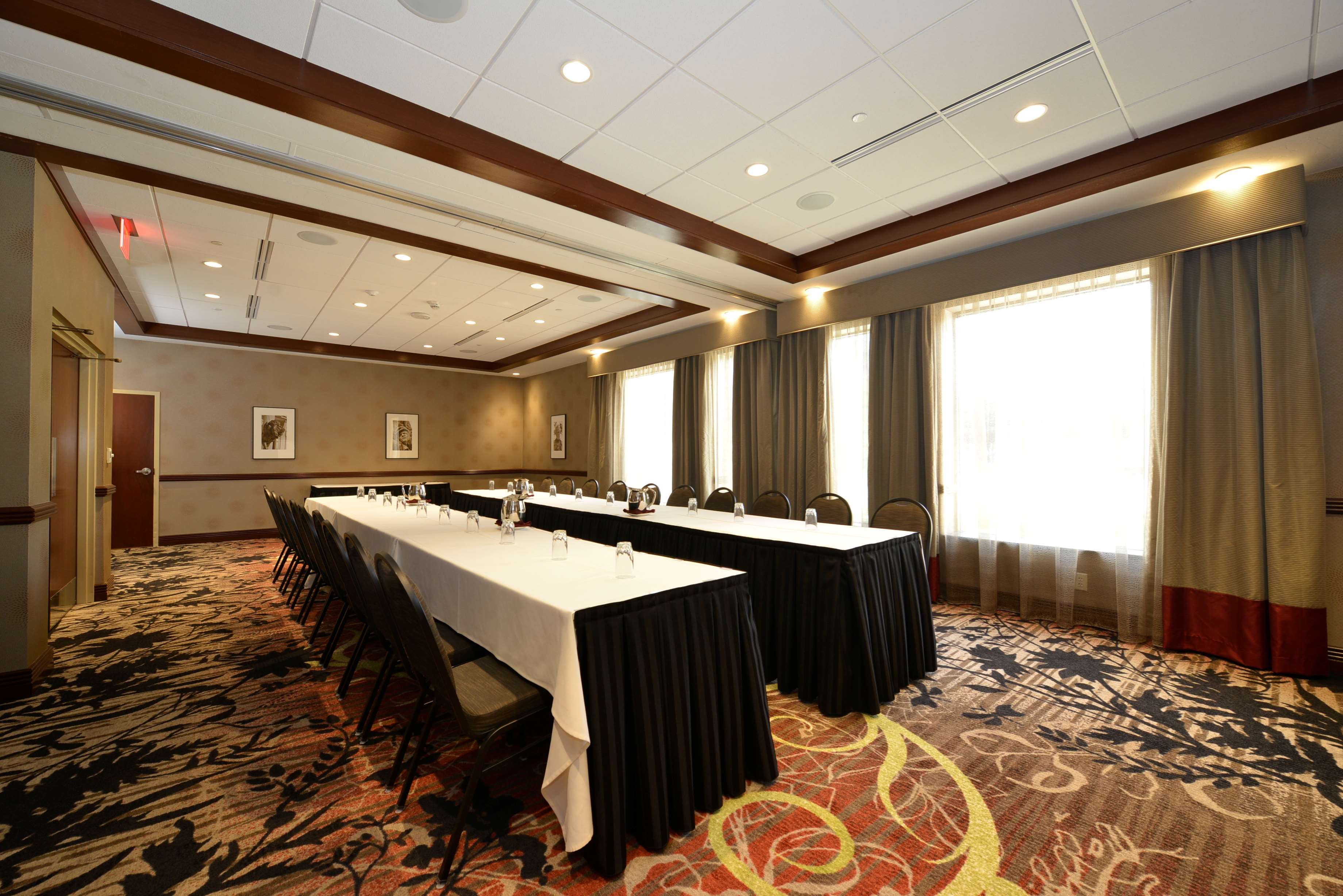 Фото Best Western Premier Waterfront Hotel & Convention Center