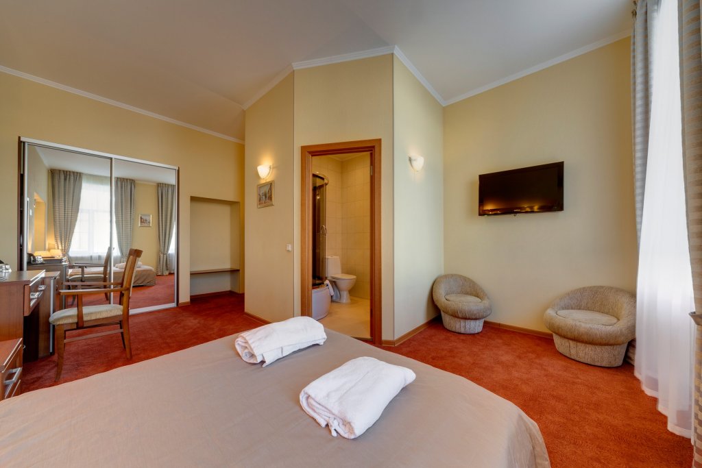 Фото Solo Исаакиевская площадь